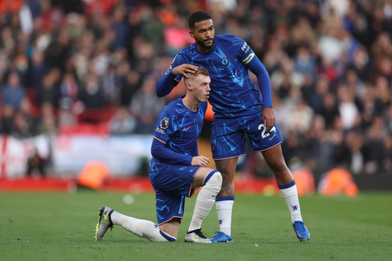 Football - 2024 / 2025 Premier League - Liverpool v Chelsea - Anfield - Sunday 20th October 2024 Cole Palmer of Chelsea and Reece James PUBLICATIONxNOTxINxUK
2024.10.20 Barcelona
pilka nozna liga angielska
Liverpool - Chelsea Londyn
Foto IMAGO/PressFocus

!!! POLAND ONLY !!!