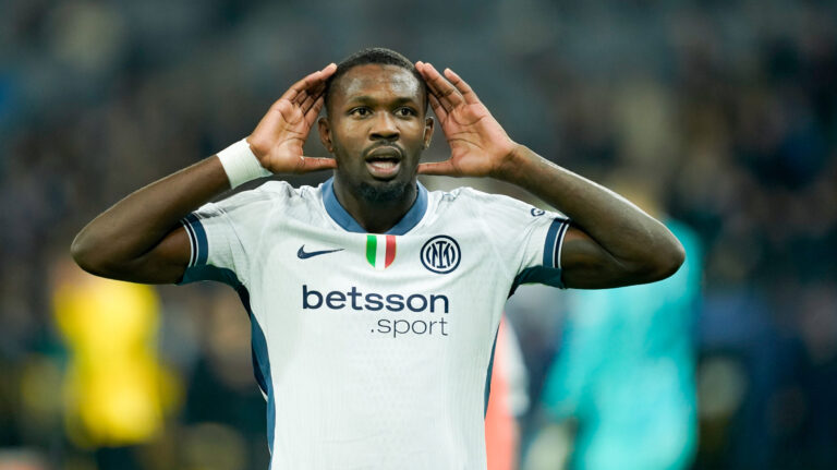 Bern, Switzerland, October 23rd 2024:  Marcus Thuram (9 Inter) celebrates after scoring his teams first goal during the UEFA Champions League football match between BSC Young Boys and FC Internazionale at Wankdorf Stadion in Bern, Switzerland.  (Daniela Porcelli / SPP) (Photo by Daniela Porcelli / SPP/Sipa USA)
2024.10.23 Berno
pilka nozna liga mistrzow
BSC Young Boys Berno - Inter Mediolan
Foto Daniela Porcelli/SPP/SIPA USA/PressFocus

!!! POLAND ONLY !!!