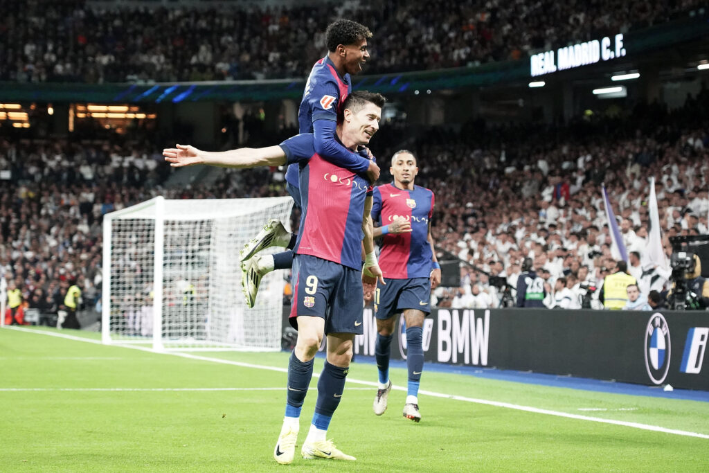 FC Barcelona&#039;s Robert Lewandowski (c), Lamine Yamal (l) and Raphinha Dias celebrate goal during La Liga match. October 26, 2024. (Photo by Acero/Alter Photos/Sipa USA)
2024.10.26 Madryt
pilka nozna liga hiszpanska
Real Madryt - FC Barcelona
Foto Acero/Alter Photos/SIPA USA/PressFocus

!!! POLAND ONLY !!!