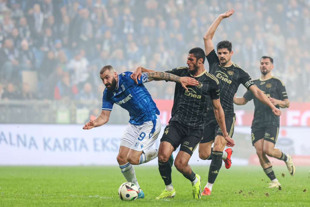 2024.10.26 Poznan
Pilka nozna Ekstraklasa sezon 2024/2025
Lech Poznan - Radomiak Radom
N/z Mikael Ishak Rahil Mammadov
Foto Pawel Jaskolka / PressFocus

2024.10.26 Poznan
Football Polish Ekstraklasa season 2024/2025
Lech Poznan - Radomiak Radom
Credit: Pawel Jaskolka / PressFocus