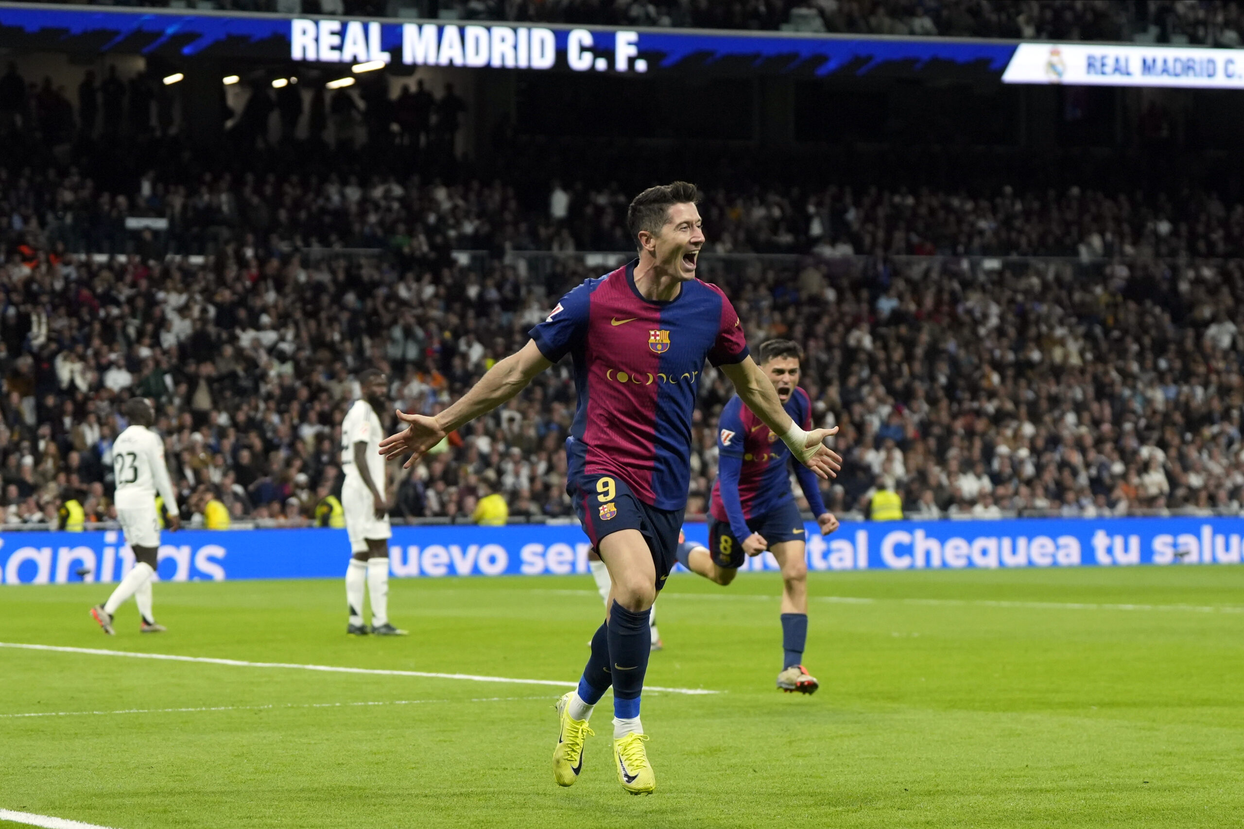 Robert Lewandowski of FC Barcelona celebrates goal during the La Liga EA Sports match between Real Madrid and FC Barcelona played at Santiago Bernabeu Stadium on October 26, 2024 in Madrid, Spain. (Photo by Cesar Cebolla / PRESSINPHOTO)
2024.10.26 Madryt
pilka nozna liga hiszpanska
Real Madryt - FC Barcelona
Foto pressinphoto/SIPA USA/PressFocus

!!! POLAND ONLY !!!