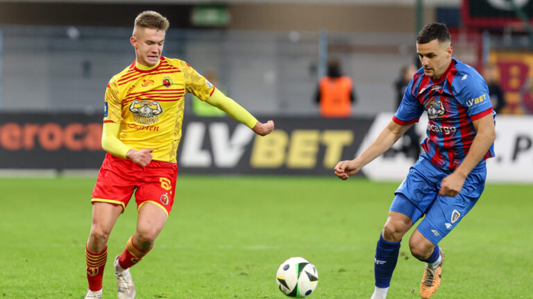 GLIWICE 29.09.2024
MECZ PKO EKSTRAKLASA SEZON 2024/25  POLISH FOOTBALL TOP LEAGUE MATCH : PIAST GLIWICE - JAGIELLONIA BIALYSTOK
ALAN RYBAK PATRYK DZICZEK
FOT. MICHAL CHWIEDUK / 400mm.pl