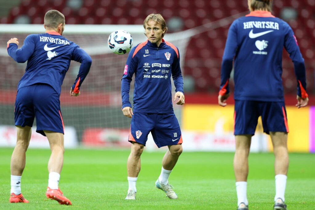 WARSZAWA 14.10.2024
TRENING REPREZENTACJI CHORWACJI --- CROATIA FOOTBALL NATIONAL TEAM TRAINING SESSION IN WARSAW
ANDREJ KRAMARIC  LUKA MODRIC
FOT. PIOTR KUCZA/400mm.pl