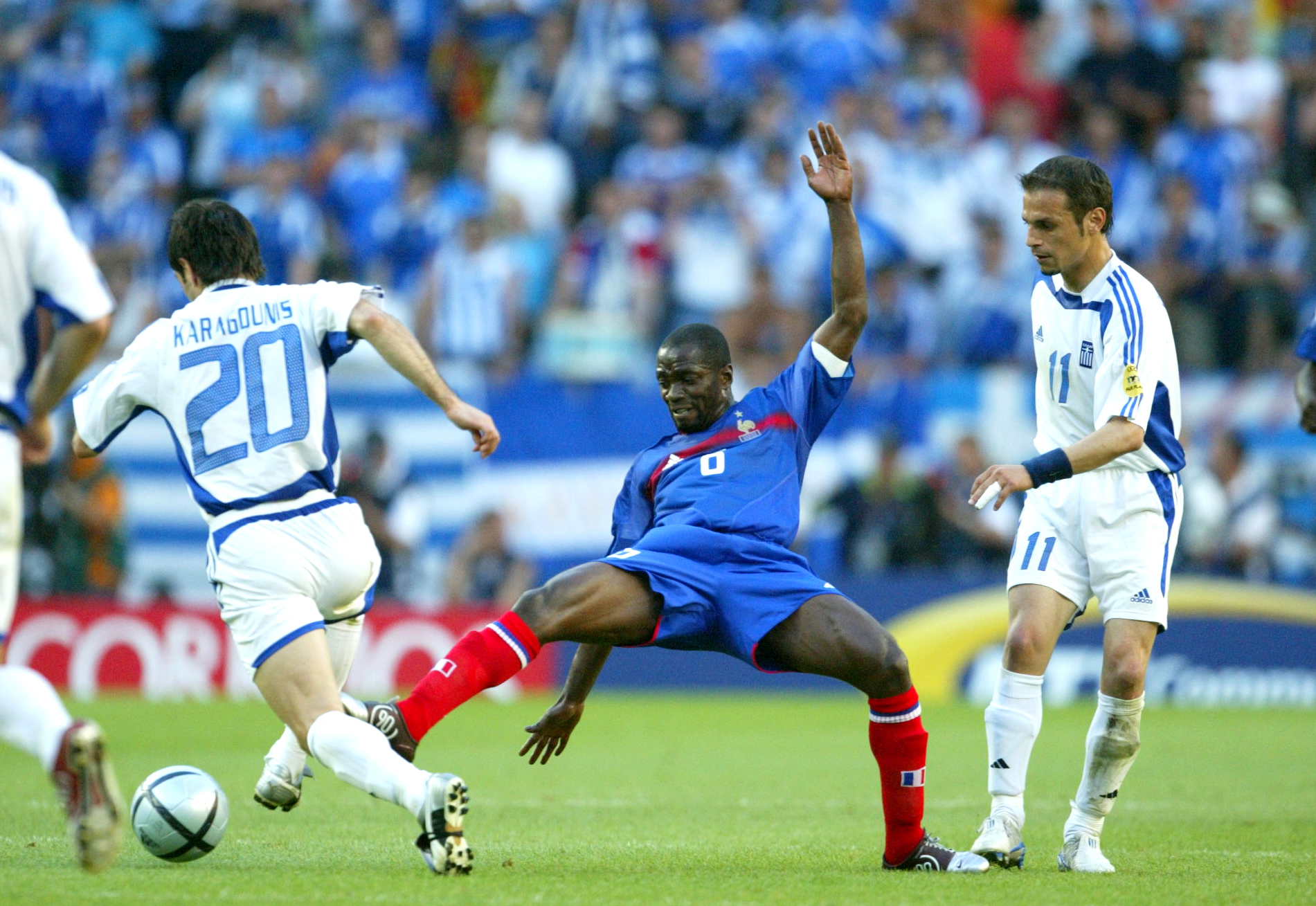 FOT WLODZIMIERZ SIERAKOWSKI / 400mm.pl
2004-06-25 CZERWIEC ZERO CZTERY
PILKA NOZNA - EURO 2004  
PORTUGALIA - LIZBONA - MECZ 26
FRANCJA - GRECJA  0 - 1
MAKELELE CLAUDE, NIKOLAIDIS THEMISTOKLIS