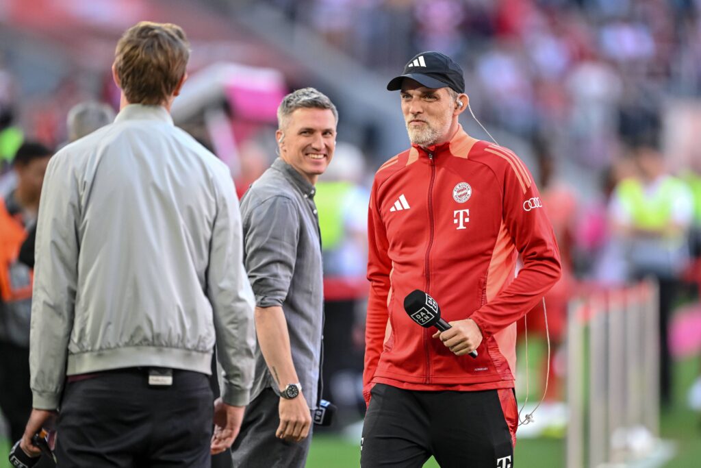 Muenchen, Deutschland, 12.05.24: Alexander Schlueter, Tobias Schweinsteiger und Trainer Thomas Tuchel (FC Bayern Muenchen) Schauen waehrend des 1.Bundesliga Spiels zwischen dem FC Bayern Muenchen vs VfL Wolfsburg in der Allianz Arena am 12. Mai 2024 in  Muenchen, Deutschland. (Foto von Harry Langer/DeFodi Images)

Munich, Germany, 12.05.24: Alexander Schlueter, Tobias Schweinsteiger und Trainer Thomas Tuchel (FC Bayern Muenchen) Looks on during the 1.Bundesliga match between FC Bayern Muenchen vs VfL Wolfsburg at Allianz Arena on May 12, 2024 in Munich, Germany. (Photo by Harry Langer/DeFodi Images) DFB/DFL REGULATIONS PROHIBIT ANY USE OF PHOTOGRAPHS AS IMAGE SEQUENCES AND/OR QUASI-VIDEO. 
LIGA NIEMIECKA PILKA NOZNA SEZON 2023/2024
FOT. DEFODI IMAGES/newspix.pl / 400mm.pl

POLAND ONLY !!!
---
newspix.pl / 400mm.pl