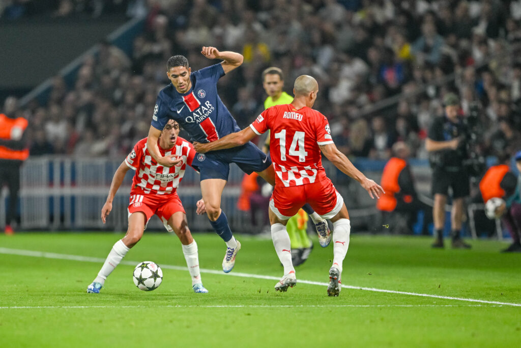 Bryan Gil (FC Girona), Achraf Hakimi (Paris Saint-Germain) und Oriol Romeu (FC Girona) battle for the ball during the UEFA Champions League 2024/25 League Phase MD1 match between Paris Saint-Germain and Girona FC at Parc des Princes on September 18, 2024 in Paris, France.  (Photo by Harry Langer/DeFodi Images)  
LIGA MISTRZOW UEFA PILKA NOZNA SEZON 2024/2025
FOT. DEFODI IMAGES/newspix.pl / 400mm.pl

POLAND ONLY !!
---
newspix.pl / 400mm.pl