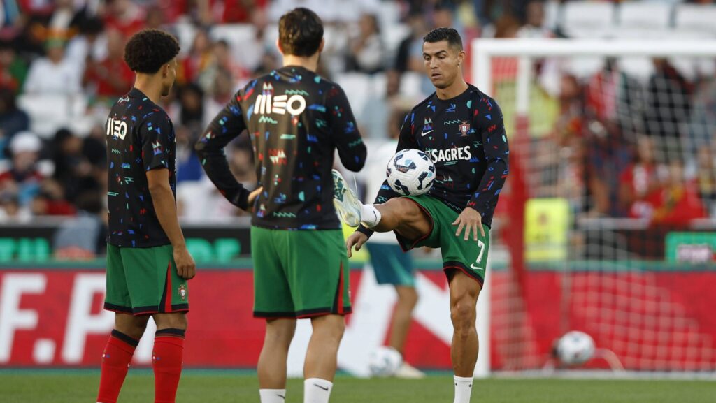 Cristiano Ronaldo , UEFA Nations League 2024/2025 League A - Group 1, Portugal v Scotland, Estádio da Luz  am 08. September 2024 in Lissabon, Portugal. (Foto von Joao Rico/DeFodi Images)

Cristiano Ronaldo , UEFA Nations League 2024/2025 League A - Group 1, Portugal v Scotland,  on September 8, 2024 in , {country}. (Photo by Joao Rico/DeFodi Images)  
LIGA NARODOW UEFA PILKA NOZNA SEZON 2024/2025
PORTUGALIA v SZKOCJA
FOT. DEFODI IMAGES/newspix.pl / 400mm.pl

POLAND ONLY !!
---
newspix.pl / 400mm.pl