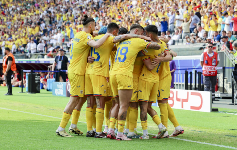 Razvan Marin (Romania) bejubelt seinen Treffer mit den Teamkollegen waehrend des Spiels der UEFA EURO 2024 - Gruppe E zwischen Slowakei und RumĂ¤nien, Arena Frankfurt am 26. June 2024 in Frankfurt am Main, Deutschland. (Foto von Marco Steinbrenner/DeFodi Images)     

Razvan Marin (Romania) celebrates his goal with teammates during the UEFA EURO 2024 - Group E match between Slovakia and Romania at Arena Frankfurt on June 26, 2024 in Frankfurt am Main, Germany. (Photo by Marco Steinbrenner/DeFodi Images)  
PILKA NOZNA EURO MISTRZOSTWA EUROPY RUMUNIA - SLOWACJA
FOT. DEFODI IMAGES/newspix.pl / 400mm.pl
POLAND ONLY!
---
newspix.pl / 400mm.pl