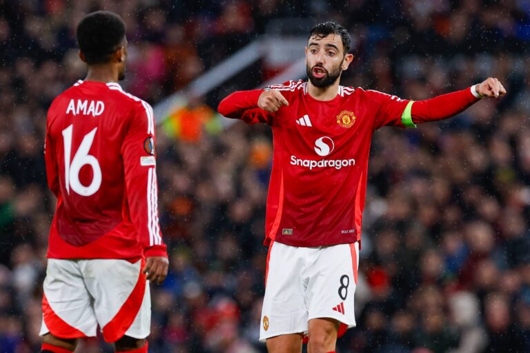 Bruno Fernandes of Manchester United talking with Amad Diallo of Manchester United during the UEFA Europa League 2024/25 League Phase MD1 match between Manchester United v FC Twente at Old Trafford on September 25, 2024 in Manchester, England.  (Photo by Marcel ter Bals/DeFodi Images)  
LIGA EUROPY UEFA PILKA NOZNA SEZON 2024/2025
FOT. DEFODI IMAGES/newspix.pl / 400mm.pl

POLAND ONLY !!
---
newspix.pl / 400mm.pl