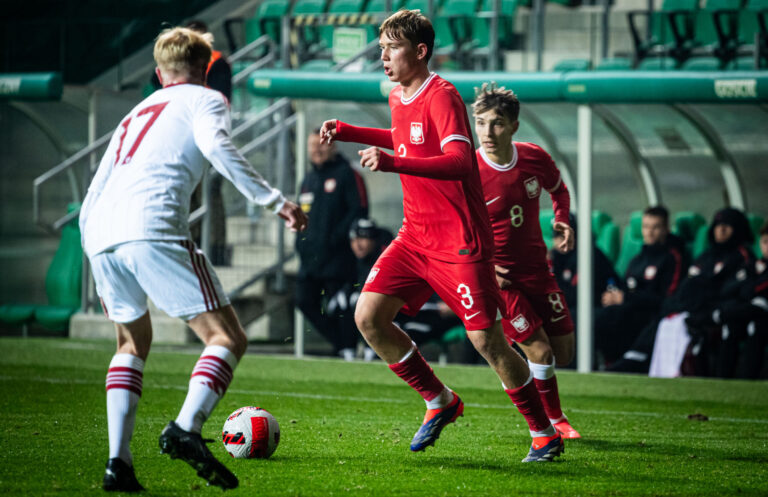 STALOWA WOLA 12.10.2024
MECZ ELIMINACJE DO MISTRZOSTW EUROPY U-19: POLSKA - GIBRALTAR --- EUROPEAN UNDER-19 CHAMPIONSHIP QUALIFYING ROUND FOOTBALL MATCH U19: POLAND - GIBRALTAR
JAKUB KRZYZANOWSKI
FOT. MICHAL TRZPIS/400MM.PL