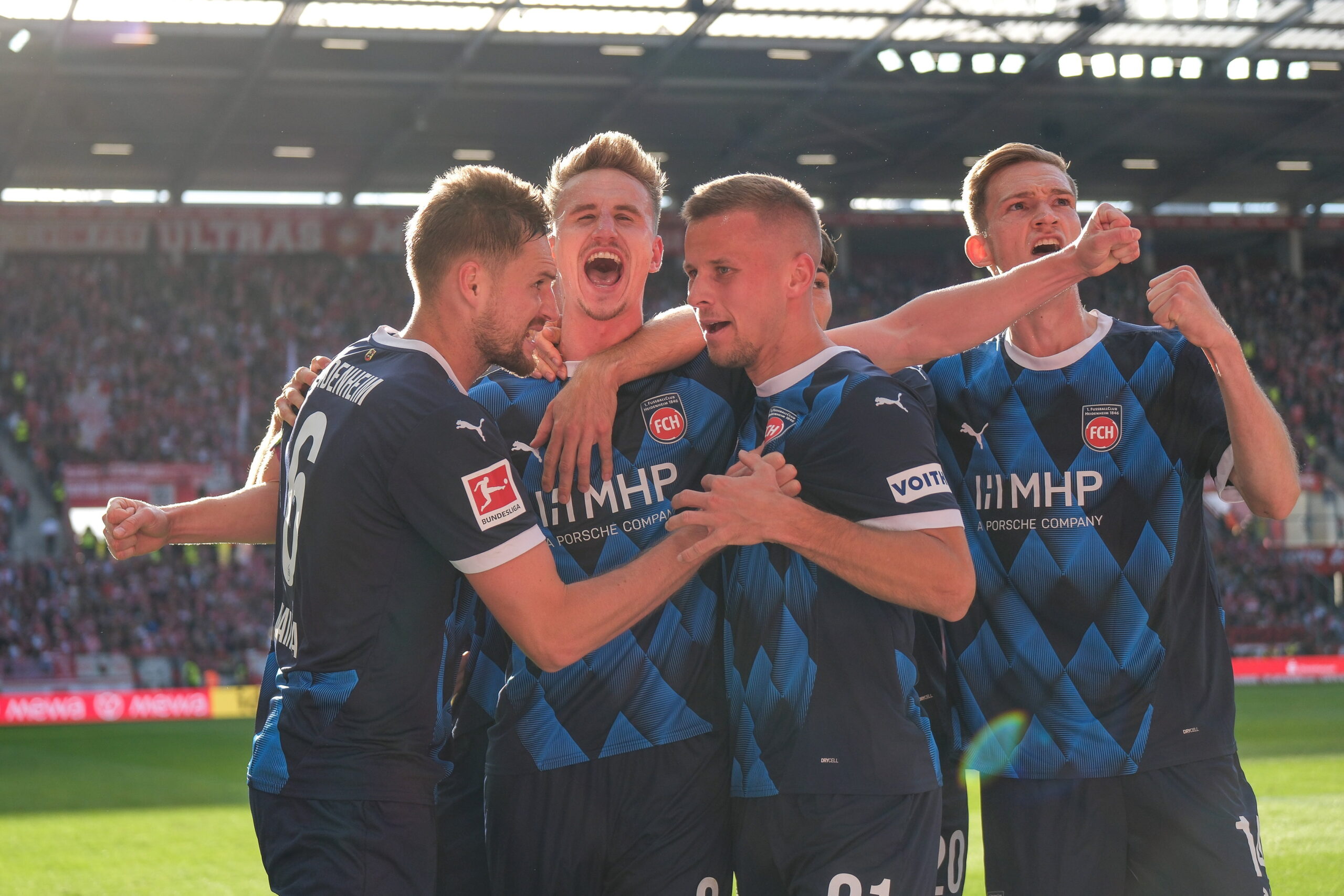 28.09.2024, Coface Arena, Mainz, GER, 1. FBL, 1. FSV Mainz 05 vs 1. FC Heidenheim, 5. Runde, im Bild Jan Schoeppner (FC Heidenheim, #03) und Team bejubeln das Tor zum 0:2 // during the German Bundesliga 5th round match between 1. FSV Mainz 05 and 1. FC Heidenheim at the Coface Arena in Mainz, Germany on 2024/09/28. EXPA Pictures © 2024, PhotoCredit: EXPA/ Eibner-Pressefoto/ Florian Wiegand

*****ATTENTION - OUT of GER*****
LIGA NIEMIECKA PILKA NOZNA SEZON 2024/2025

FOT.EXPA/newspix.pl / 400mm.pl
Austria, Italy, Spain, Slovenia, Serbia, Croatia, Germany, UK, USA and Sweden  OUT!
---
newspix.pl / 400mm.pl