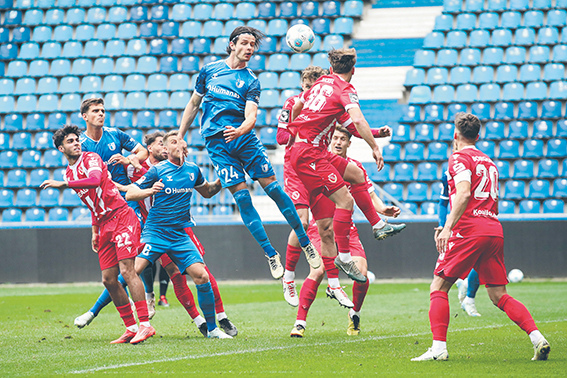 Jean Hugonet 1. FC Magdeburg,24 - 2. Fußball Bundesliga Saison 2024-2025 Testspiel 1. FC Magdeburg vs Energie Cottbus in der Avnet Arena in Magdeburg - Aktion,Fußball,Mann,Männer,Deutschland,10.10.2024 *** Jean Hugonet 1 FC Magdeburg,24 2 Soccer Bundesliga Season 2024 2025 Test match 1 FC Magdeburg vs Energie Cottbus at the Avnet Arena in Magdeburg Action,Soccer,Man,Men,Germany,10 10 2024