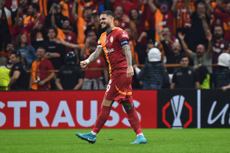 Mauro Icardi of Galatasaray celebrates after scoring the third goal of his team during the UEFA Europa League 2024/25 League match between Galatasaray and PAOK at Rams Park Stadium on September 25, 2024 in Istanbul, Turkey. Istanbul Turkey Copyright: xx Galatasaray-Paok-25924 255,Image: 911910421, License: Rights-managed, Restrictions: , Model Release: no, Credit line: Seskimphoto / imago sport / Forum