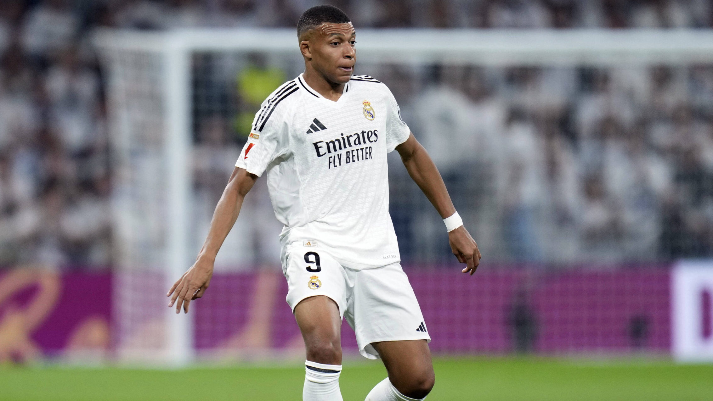 ESP: Real Madrid CF - Deportivo Alaves. La Liga EA Sports. Date 7 Kylian Mbappe of Real Madrid CF during the La Liga EA Sports match between Real Madrid CF and Deportivo Alaves played at Santiago Bernabeu Stadium on September 24, 2024 in Madrid, Spain. kpng Copyright: xJuanxPerezx/xPRESSINPHOTOx PS_240924_RMA_ALA_1080,Image: 912673290, License: Rights-managed, Restrictions: , Model Release: no, Credit line: Juan Perez / PRESSINPHOTO / imago sport / Forum