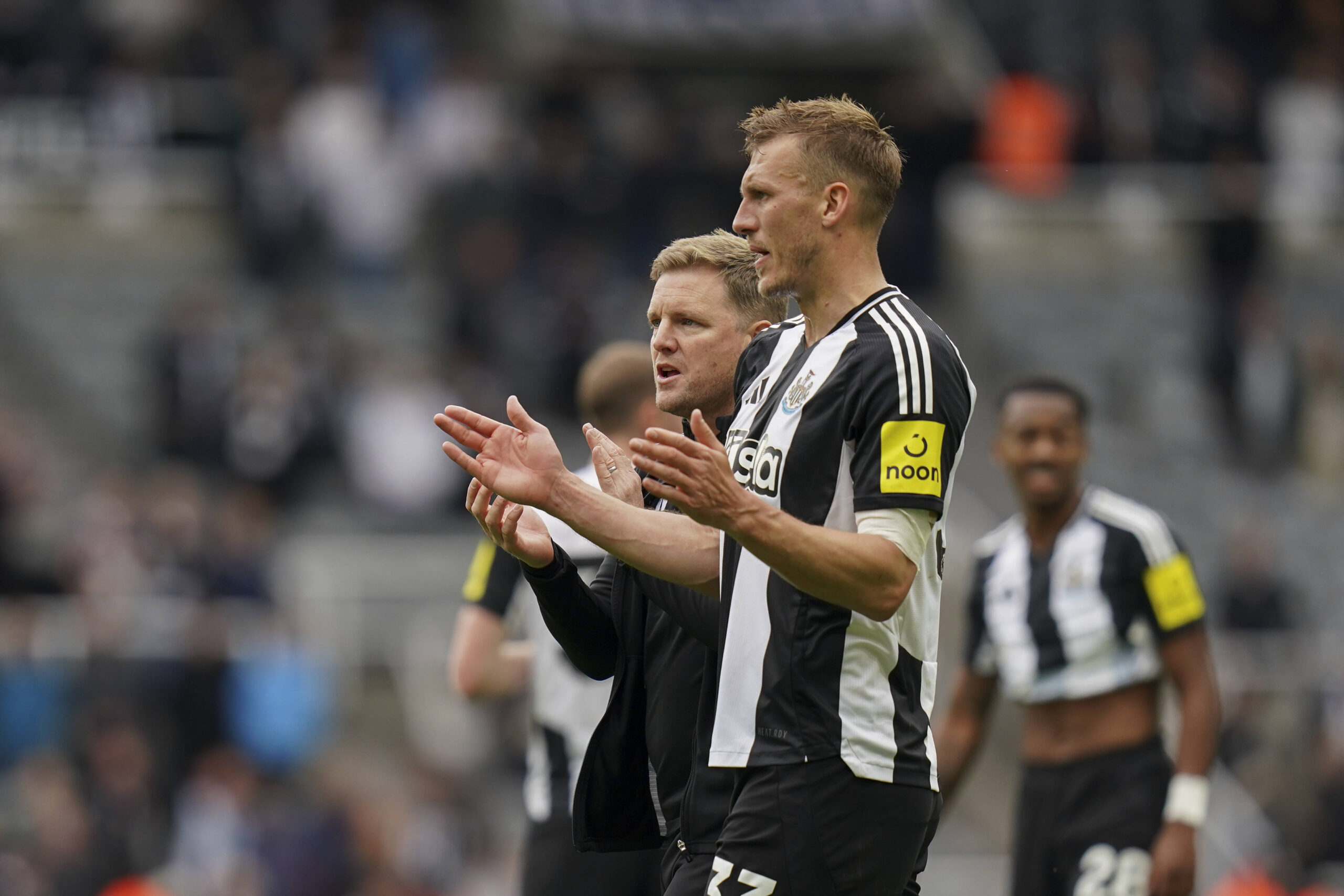 Newcastle United FC v Manchester City FC Newcastle United Manager Eddie Howe and Newcastle United defender Dan Burn 33 after the match during the Newcastle United FC v Manchester City FC English Premier League match at St.James Park, Newcastle, England, United Kingdom on 28 September 2024 Editorial use only. All images are copyright Every Second Media Limited. No images may be reproduced without prior permission. All rights reserved. Premier League and Football League images are subject to licensing agreements with Football DataCo Limited. see https://www.football-dataco.com Copyright: x/EveryxSecondxMediax ESM-1143-0305,Image: 914819052, License: Rights-managed, Restrictions: , Model Release: no, Credit line: IMAGO / imago sport / Forum