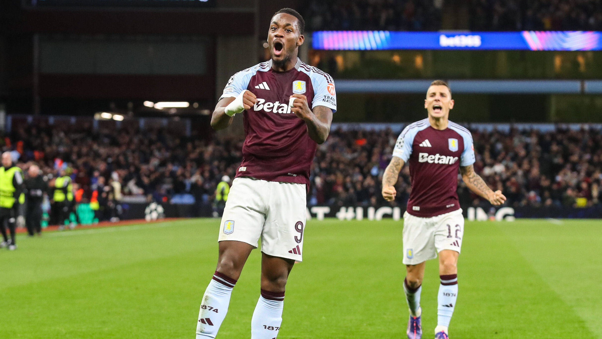 UEFA Champions League League Stage Aston Villa v Bayern Munich Jhon Duran of Aston Villa celebrates his teams win after the UEFA Champions League League Stage match Aston Villa vs Bayern Munich at Villa Park, Birmingham, United Kingdom, 2nd October 2024 Photo by Birmingham Villa Park West Midlands United Kingdom Copyright: xGarethxEvans/NewsxImagesx,Image: 915550933, License: Rights-managed, Restrictions: , Model Release: no, Credit line: Gareth Evans/News Images / imago sport / Forum