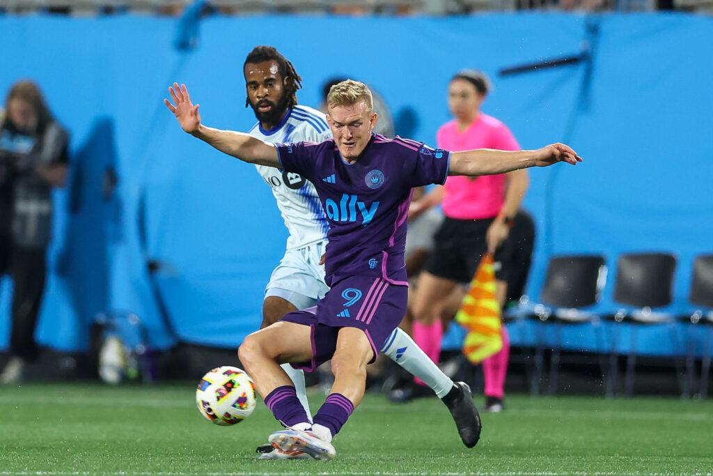 October 5, 2024, Charlotte, North Carolina, U.S: Charlotte FC forward KAROL SWIDERSKI (9) attacks the ball during the first half of the Charlotte FC vs CF Montreal MLS match at Bank of America Stadium in Charlotte, NC on October 5, 2024.,Image: 917013367, License: Rights-managed, Restrictions: , Model Release: no, Credit line: Cory Knowlton / Zuma Press / Forum