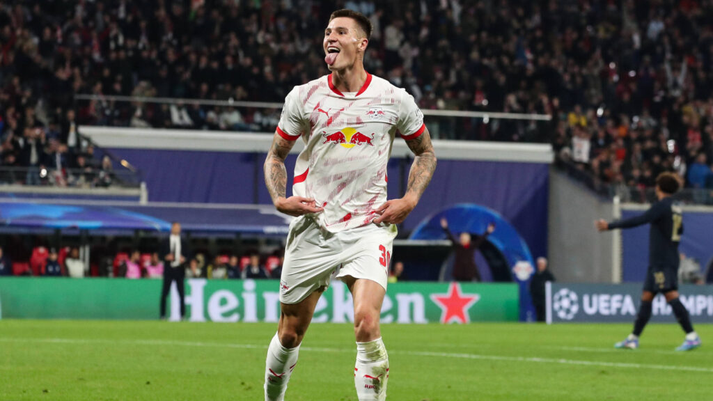 Torjubel - Torschütze Benjamin Sesko RB Leipzig,30 trifft zum 1-0 - Champions League Ligaphase Saison 2024-2025 RB Leipzig vs. Juventus Turin in der Red Bull Arena in Leipzig - Aktion,Fussball,Deutschland,Mann,Männer,02.10.2024 *** Goal celebration goal scorer Benjamin Sesko RB Leipzig,30 scores to 1 0 Champions League league phase season 2024 2025 RB Leipzig vs Juventus Turin at the Red Bull Arena in Leipzig action,football,Germany,man,men,02 10 2024,Image: 918214169, License: Rights-managed, Restrictions: , Model Release: no, Credit line: Christian Schroedter / imago sport / Forum