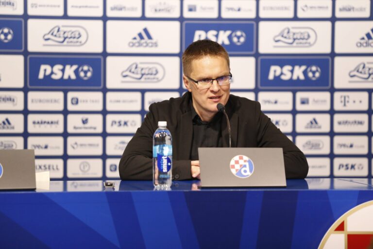 Zagreb, 051221.
Maksimir Stadium.
Press conference after the match Dinamo - Hajduk, the derby of the 18th round of the 1st HNL, which ended with the victory of Hajduk 2: 0.
In the photo: Valdas Dambrauskas, Hajduk coach.
Photo: Marko Todorov / CROPIX / SIPA

05.12.2021 Zagrzeb
Pilka Nozna Liga Chorwacka
Dinamo Zagrzeb - Hajduk Split
Foto HM Cropix / Sipa / PressFocus 
POLAND ONLY!!