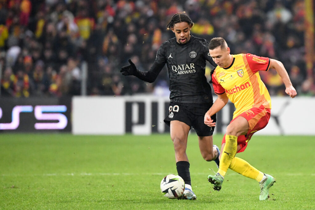 29 Bradley BARCOLA (psg) - 29 Przemyslaw FRANKOWSKI (rcl) during the Ligue 1 Uber Eats match between RC Lens and Paris Saint-Germain at Stade Bollaert-Delelis on January 14, 2024 in Lens, France. (Photo by Anthony Bibard/FEP/Icon Sport/Sipa USA)
2024.01.14 Lens
pilka nozna liga francuska
RC Lens - Paris Saint-Germain
Foto Anthony Bibard/FEP/Icon Sport/SIPA USA/PressFocus

!!! POLAND ONLY !!!