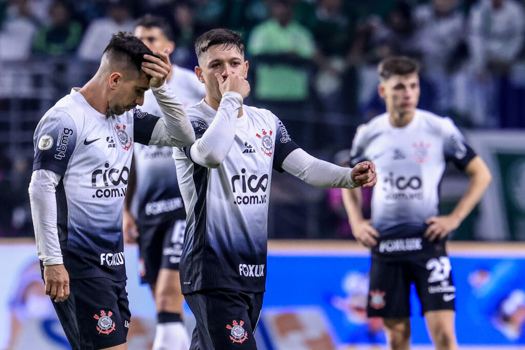 SP - SAO PAULO - 07/01/2024 - BRAZILIAN A 2024, PALMEIRAS x CORINTHIANS - Corinthians players regret defeat at the end of the match against Palmeiras at the Arena Allianz Parque stadium for the Brazilian A 2024 championship. Photo: Marcello Zambrana/AGIF (Photo by Marcello Zambrana/AGIF/Sipa USA)
2024.07.02 Sao Paulo
pilka nozna liga brazylijska
SE Palmeiras - SC Corinthians Paulista
Foto Marcello Zambrana/AGIF/SIPA USA/PressFocus

!!! POLAND ONLY !!!