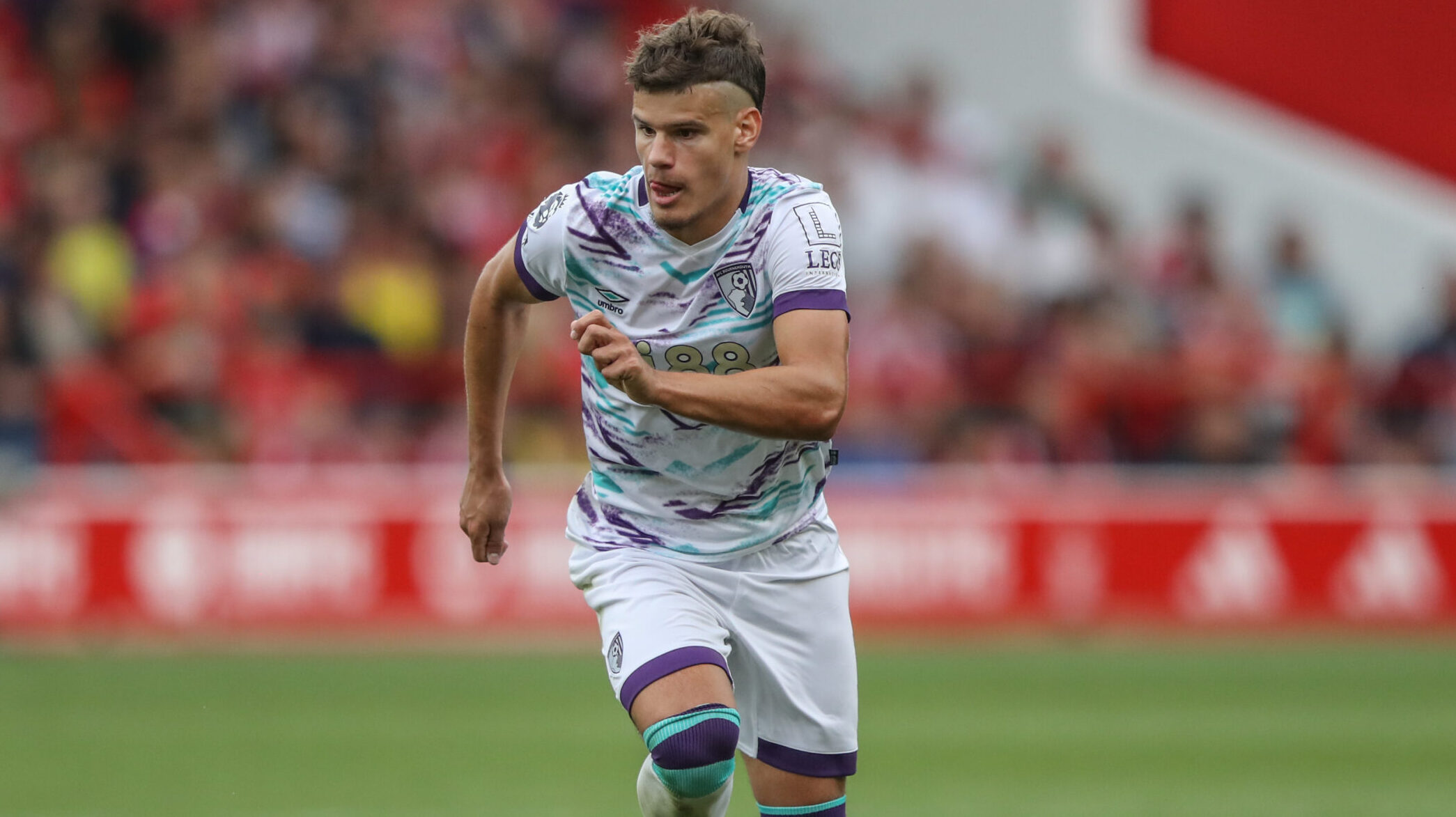 Milos Kerkez of Bournemouth breaks with the ball during the Premier League match Nottingham Forest vs Bournemouth at City Ground, Nottingham, United Kingdom, 17th August 2024

(Photo by Alfie Cosgrove/News Images) in Nottingham, United Kingdom on 8/17/2024. (Photo by Alfie Cosgrove/News Images/Sipa USA)
2024.08.17 Nottingham
Pilka nozna , liga angielska
Nottingham Forest - Bournemouth
Foto Alfie Cosgrove/News Images/SIPA USA/PressFocus

!!! POLAND ONLY !!!