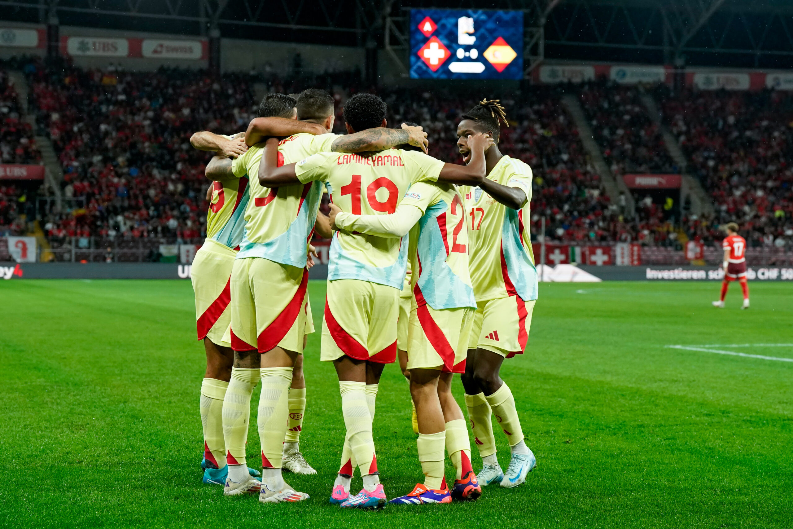 Geneva, Switzerland, September 8th 2024:  Joselu (9 Spain) celebrates with teammates after scoring his team&#039;s first goal  during the UEFA Nations League A Group A4 football match between Switzerland and Spain at Stade de Geneve in Geneva, Switzerland.  (Daniela Porcelli / SPP) (Photo by Daniela Porcelli / SPP/Sipa USA)
2024.09.08 Genewa
pilka nozna liga narodow
Szwajcaria - Hiszpania
Foto SPP/SIPA USA/PressFocus

!!! POLAND ONLY !!!