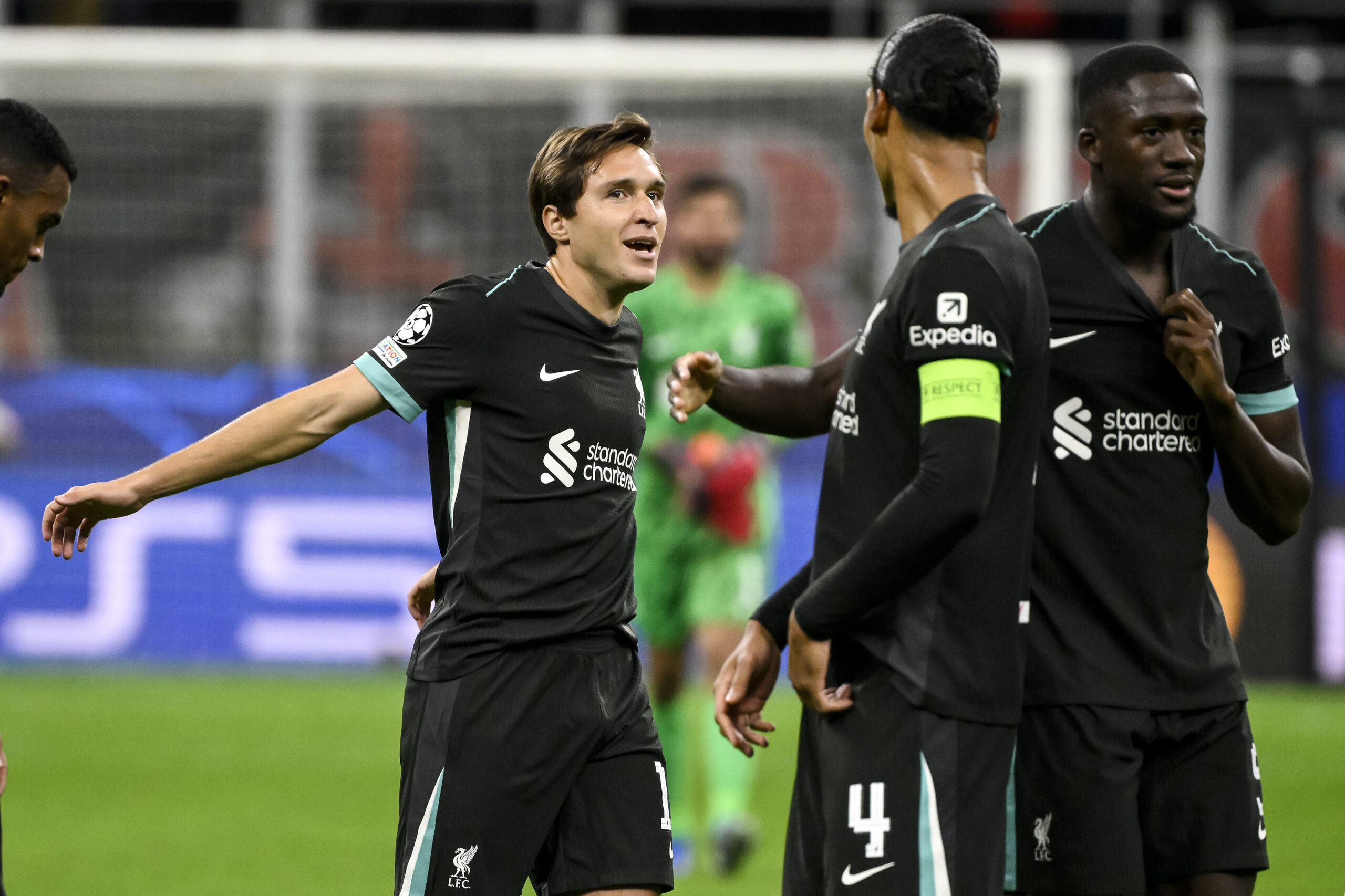 Federico Chiesa of Liverpool FC celebrates with team mates at the end of the UEFA Champions League 2024/205 football match between AC Milan and Liverpool FC at San Siro stadium in Milano (Italy), September 17, 2024./Sipa USA *** No Sales in France and Italy ***
2024.09.17 Mediolan
pilka nozna Liga Mistrzow
AC Milan - FC Liverpool
Foto Andrea Staccioli/Insidefoto/SIPA USA/PressFocus

!!! POLAND ONLY !!!