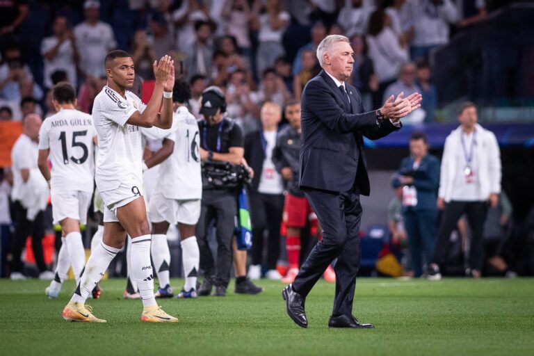 UEFA Champions League soccer match Real Madrid vs Stuttgart at Santiago Bernabeu Stadium in Madrid. 17 September 2024
Ancelotti and Kylian Mbappe 

(Photo by Cordon Press/Sipa USA)
2024.09.17 Madryt
pilka nozna Liga Mistrzow
Real Madryt - VfB Stuttgart
Foto Cordon Press/SIPA USA/PressFocus

!!! POLAND ONLY !!!