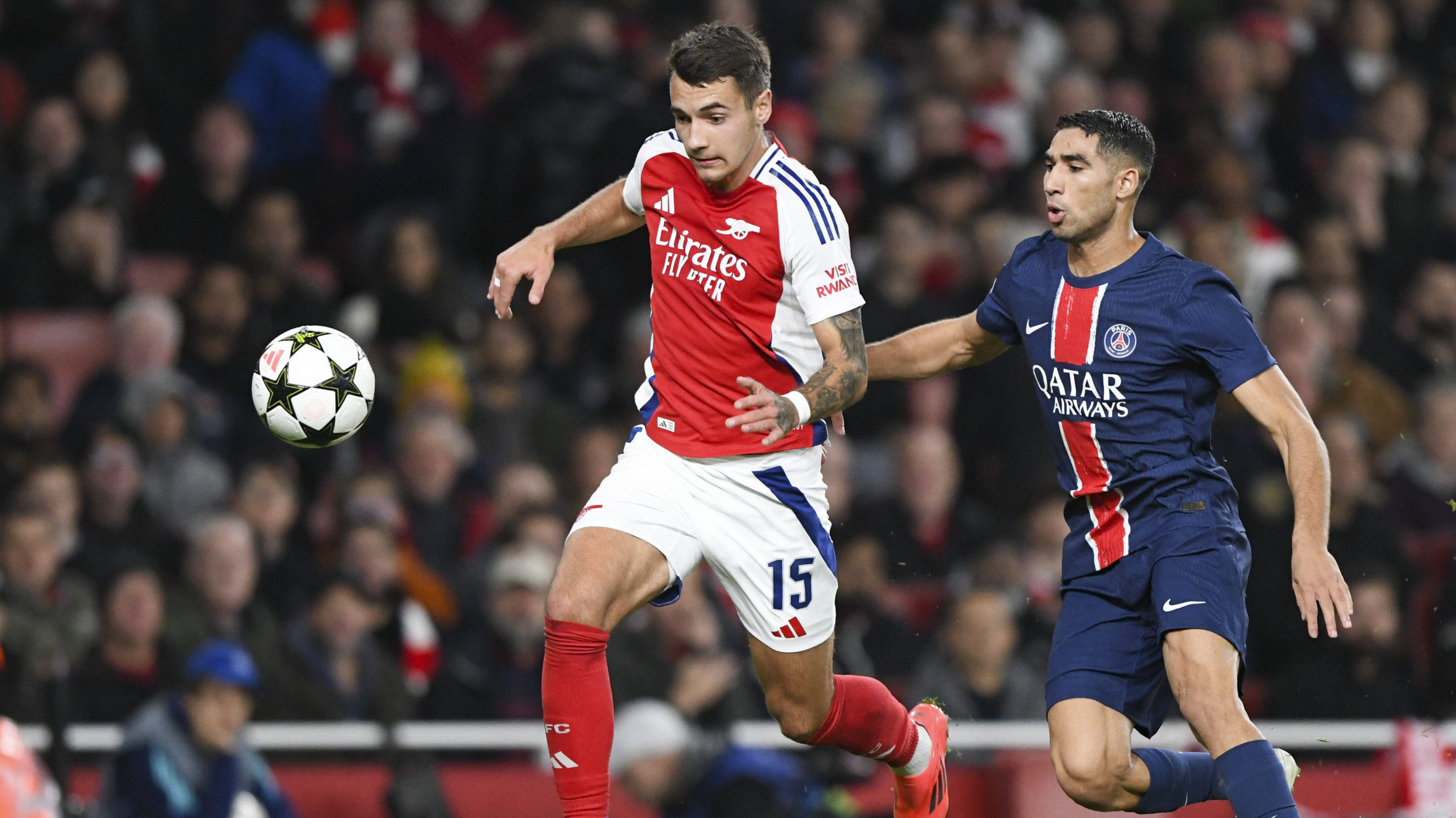 LONDON, ENGLAND - OCTOBER 1: Jakub Kiwior of Arsenal (L) is chased by Achraf Hakimi of Paris Saint Germain (R) during the UEFA Champions League 2024/25 League Phase MD2 match between Arsenal FC and Paris Saint-Germain at Emirates Stadium on October 1, 2024 in London, England. - photo :  Will Palmer/SPP / Will Palmer / Panoramic / SIPA /297904_0080//Credit:Panoramic/SIPA/2410020002
2024.10.02 Londyn
pilka nozna Liga Mistrzow
Arsenal Londyn - Paris Saint-Germain
Foto Panoramic/SIPA/PressFocus

!!! POLAND ONLY !!!