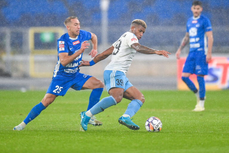 2024.10.04 Chorzow
Pilka nozna Pierwsza Liga Betclic 1 Liga Sezon 2024/2025
Ruch Chorzow - Kotwica Kolobrzeg
N/z Denis Ventura, Jonathan Luiz Moreira Rosa Junior
Foto Marcin Bulanda / PressFocus

2024.10.04 Chorzow
Football Polish Betclic First I League Season 2024/2025
Ruch Chorzow - Kotwica Kolobrzeg
Denis Ventura, Jonathan Luiz Moreira Rosa Junior
Credit: Marcin Bulanda / PressFocus