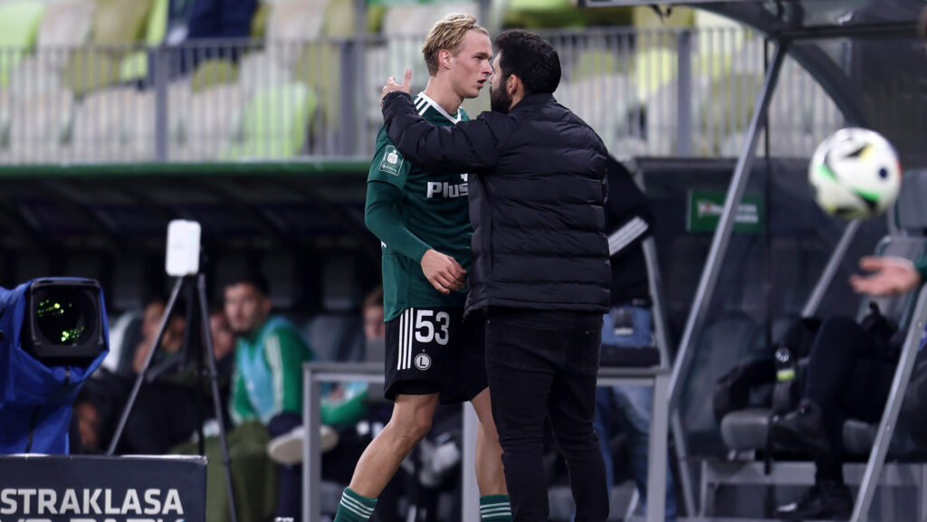 2024.10.18 Gdansk Pilka nozna PKO BP Ekstraklasa sezon 2024/2025 Lechia Gdansk - Legia Warszawa N/z Wojciech Urbanski Goncalo Feio Foto Piotr Matusewicz / PressFocus

2024.10.18 Gdansk
Football Polish PKO BP Ekstraklasa season 2024/2025 
Lechia Gdansk - Legia Warszawa 
Wojciech Urbanski Goncalo Feio 
Credit: Piotr Matusewicz / PressFocus