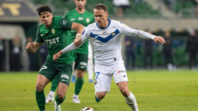 2024.10.23 Wroclaw
Pilka Nozna PKO Ekstraklasa 
Sezon 2024/2025
Slask Wroclaw - Stal Mielec
N/z Alvis Jaunzems, Petr Schwarz
Foto Marcin Karczewski / PressFocus

2024.10.23 
Football Polish PKO Ekstraklasa 
Season 2024/2025
Alvis Jaunzems, Petr Schwarz
Credit: Marcin Karczewski / PressFocus