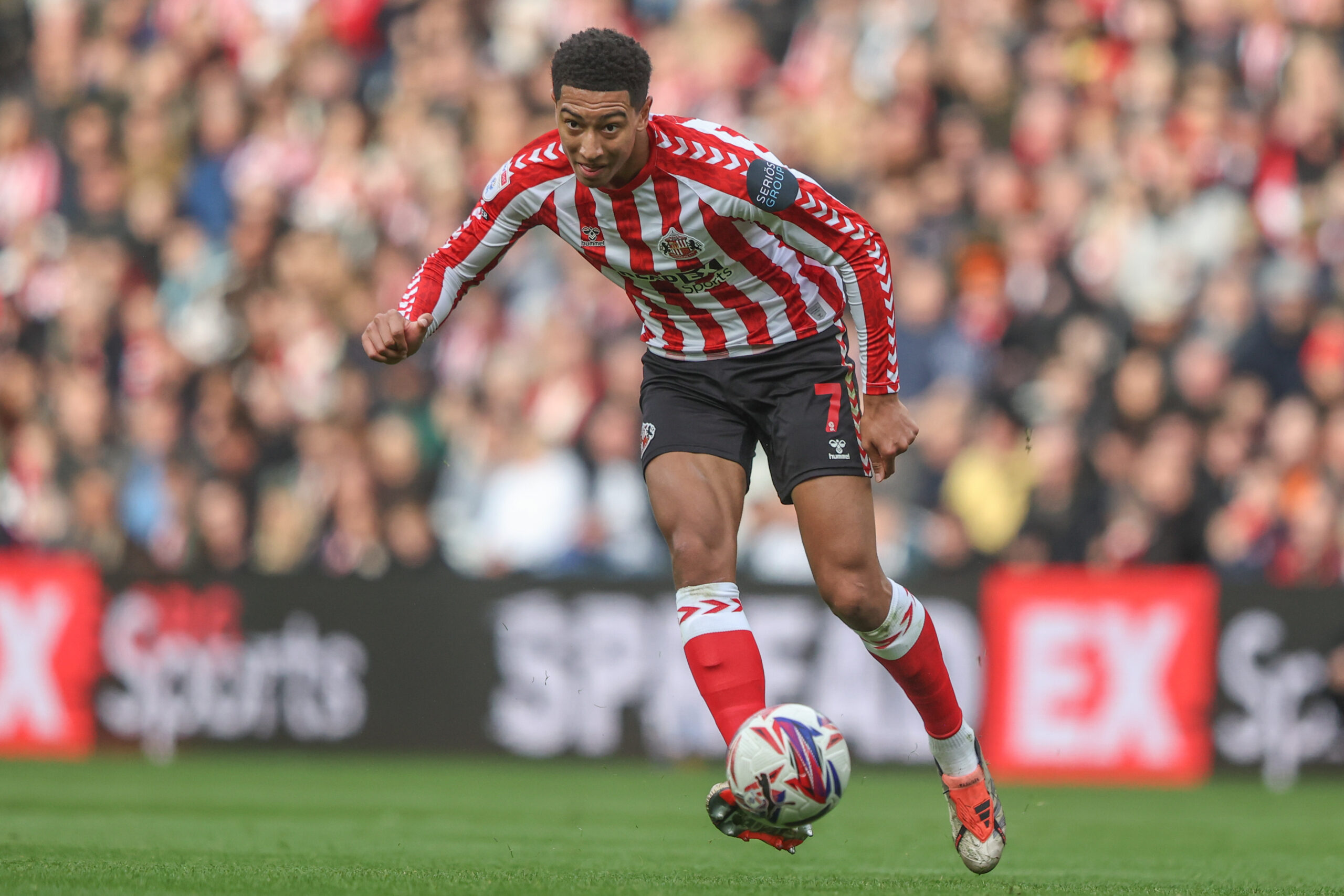 Jobe Bellingham of Sunderland passes the ball during the Sky Bet Championship match Sunderland vs Oxford United at Stadium Of Light, Sunderland, United Kingdom, 26th October 2024

(Photo by Alfie Cosgrove/News Images) in Sunderland, United Kingdom on 10/26/2024. (Photo by Alfie Cosgrove/News Images/Sipa USA)
2024.10.26 Sunderland
pilka nozna liga angielska
Sunderland - Oxford United
Foto Alfie Cosgrove/News Images/SIPA USA/PressFocus

!!! POLAND ONLY !!!