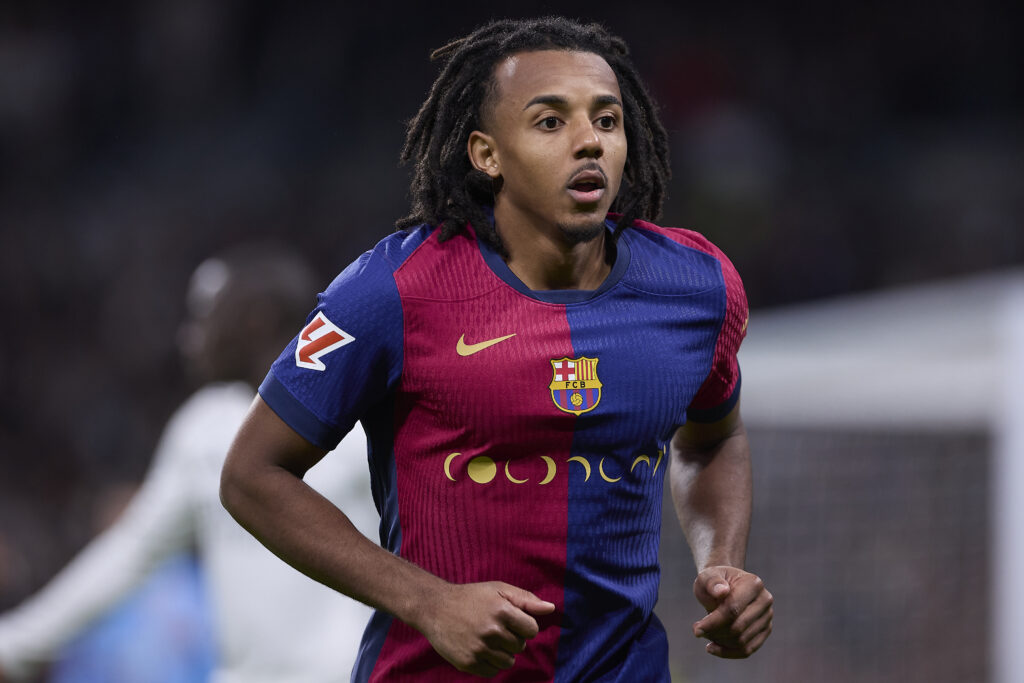 Jules Kounde of FC Barcelona seen in action during the 2024/2025 La Liga EA Sports week 11 football match between Real Madrid CF and FC Barcelona at Santiago Bernabeu stadium. Final score: Real Madrid CF 0 : 4 FC Barcelona (Photo by Federico Titone / SOPA Images/Sipa USA)
2024.10.26 Madryt
pilka nozna liga hiszpanska
Real Madryt - FC Barcelona
Foto Federico Titone/SOPA Images/SIPA USA/PressFocus

!!! POLAND ONLY !!!