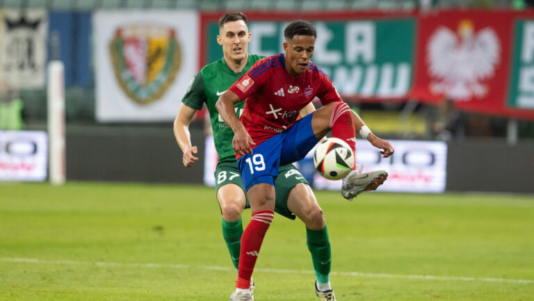 2024.10.26 Wroclaw
Pilka Nozna PKO Ekstraklasa 
Sezon 2024/2025
Slask Wroclaw - Rakow Czestochowa
N/z Michael Ameyaw, Simeon Petrov
Foto Marcin Karczewski / PressFocus

2024.10.26 
Football Polish PKO Ekstraklasa 
Season 2024/2025
Michael Ameyaw, Simeon Petrov
Credit: Marcin Karczewski / PressFocus