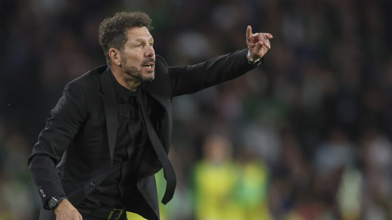 Atletico de Madrid head coach Diego Pablo Cholo Simeone  during the La Liga EA Sports match between Real Betis and Atletico de Madrid played at Benito Villamarin Stadium on October 27, 2024 in Sevilla, Spain. (Photo by Antonio Pozo / PRESSINPHOTO)
2024.10.27 Sewilla
pilka nozna Liga Hiszpanska
Real Betis Sewilla - Atletico Madryt
Foto Antonio Pozo/PRESSINPHOTO/SIPA USA/PressFocus

!!! POLAND ONLY !!!