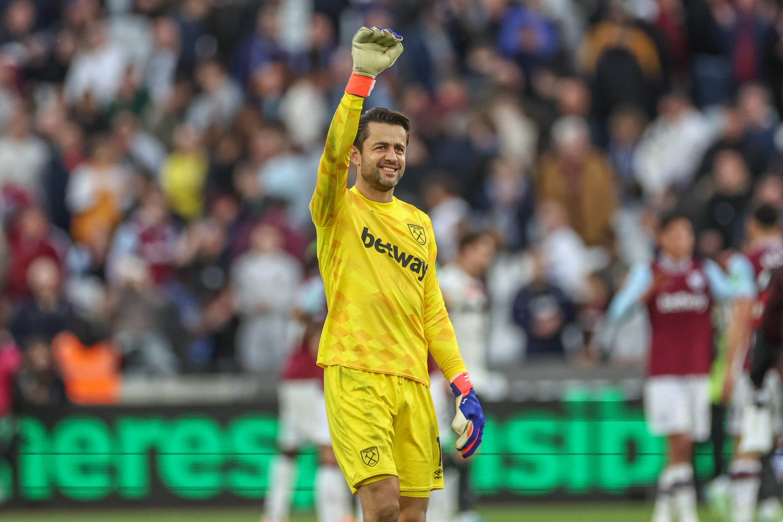 ?ukasz Fabia?ski of West Ham United celebrates the 2-1 win during the Premier League match West Ham United vs Manchester United at London Stadium, London, United Kingdom, 27th October 2024

(Photo by Mark Cosgrove/News Images) in London, United Kingdom on 10/27/2024. (Photo by Mark Cosgrove/News Images/Sipa USA)
2024.10.27 Londyn
pilka nozna liga angielska
West Ham United - Manchester United
Foto Mark Cosgrove/News Images/SIPA USA/PressFocus

!!! POLAND ONLY !!!