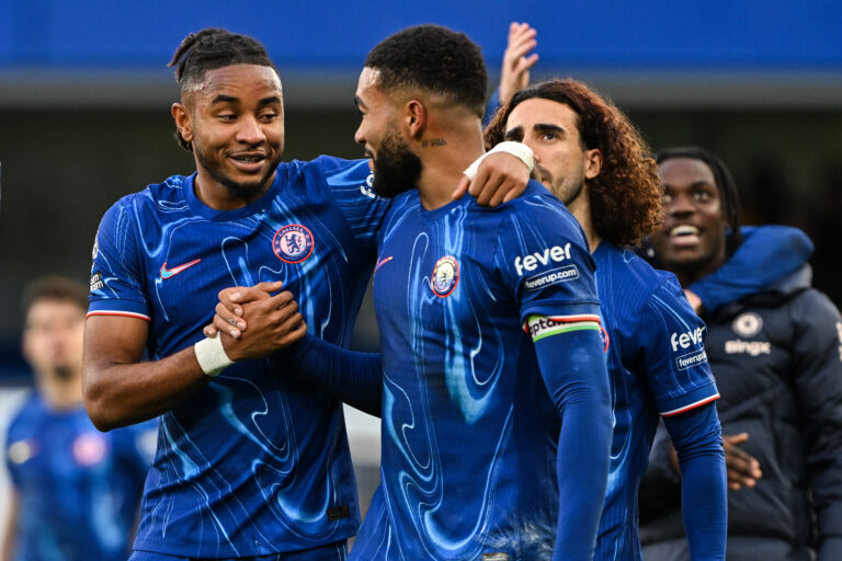 Christopher Nkunku of Chelsea and Reece James of Chelsea embrace after their teams win in the Premier League match Chelsea vs Newcastle United at Stamford Bridge, London, United Kingdom, 27th October 2024

(Photo by Cody Froggatt/News Images) in London, United Kingdom on 10/27/2024. (Photo by Cody Froggatt/News Images/Sipa USA)
2024.10.27 Londyn
pilka nozna liga angielska
Chelsea Londyn - Newcastle United
Foto Cody Froggatt/News Images/SIPA USA/PressFocus

!!! POLAND ONLY !!!