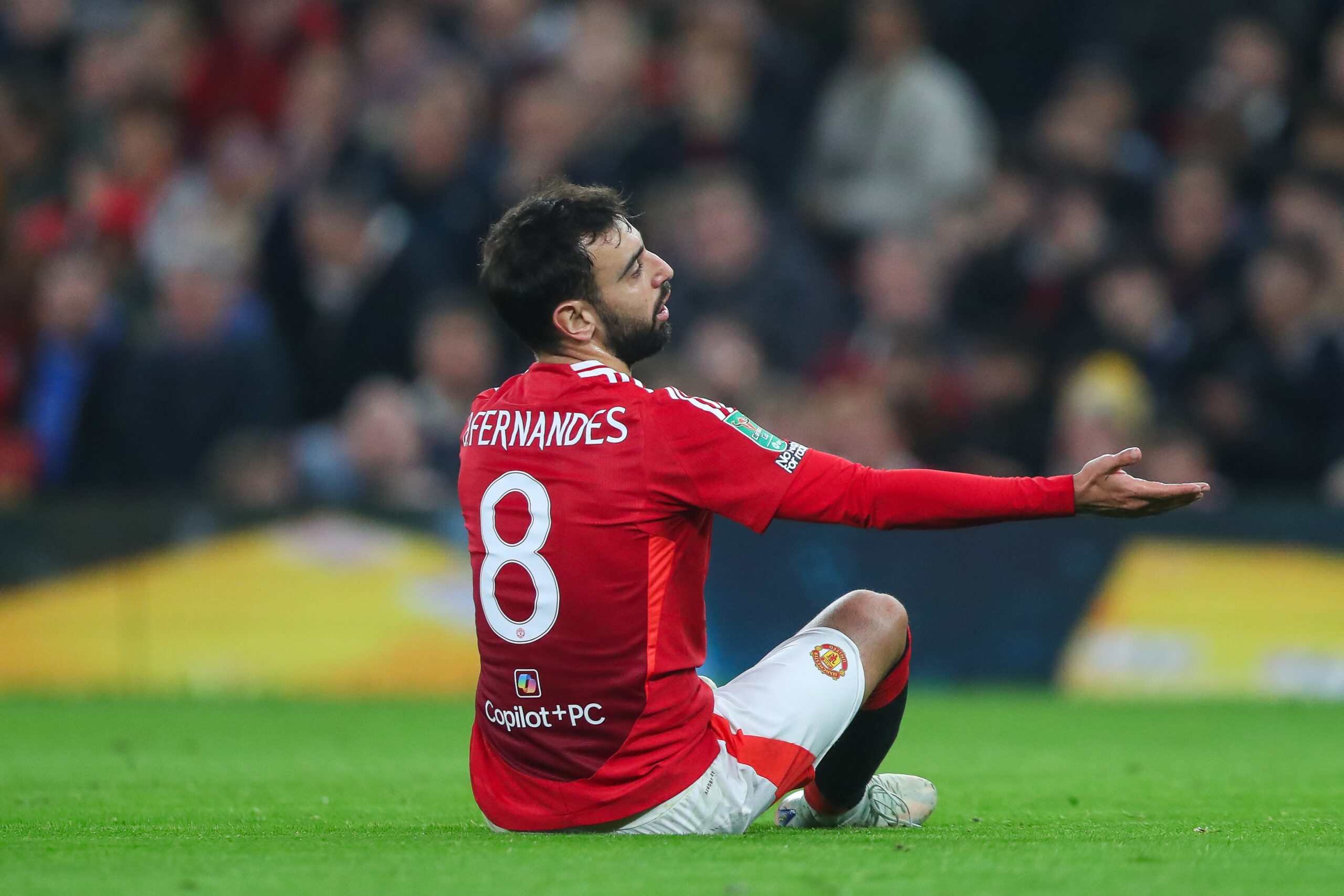 Bruno Fernandes of Manchester United appeals to Referee Andrew Madley  during the Carabao Cup Last 16 match Manchester United vs Leicester City at Old Trafford, Manchester, United Kingdom, 30th October 2024

(Photo by Gareth Evans/News Images) in ,  on 10/30/2024. (Photo by Gareth Evans/News Images/Sipa USA)
2024.10.30 Manchester
pilka nozna Puchar Ligi Angielskiej
Manchester United - Leicester City
Foto Gareth Evans/News Images/SIPA USA/PressFocus

!!! POLAND ONLY !!!