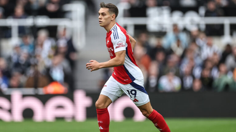 Leandro Trossard of Arsenal during the Premier League match Newcastle United vs Arsenal at St. James&#039;s Park, Newcastle, United Kingdom, 2nd November 2024

(Photo by Mark Cosgrove/News Images) in Newcastle, United Kingdom on 11/2/2024. (Photo by Mark Cosgrove/News Images/Sipa USA)
2024.11.02 Newcastle
pilka nozna liga angielska
Newcastle United - Arsenal
Foto Mark Cosgrove/News Images/SIPA USA/PressFocus

!!! POLAND ONLY !!!