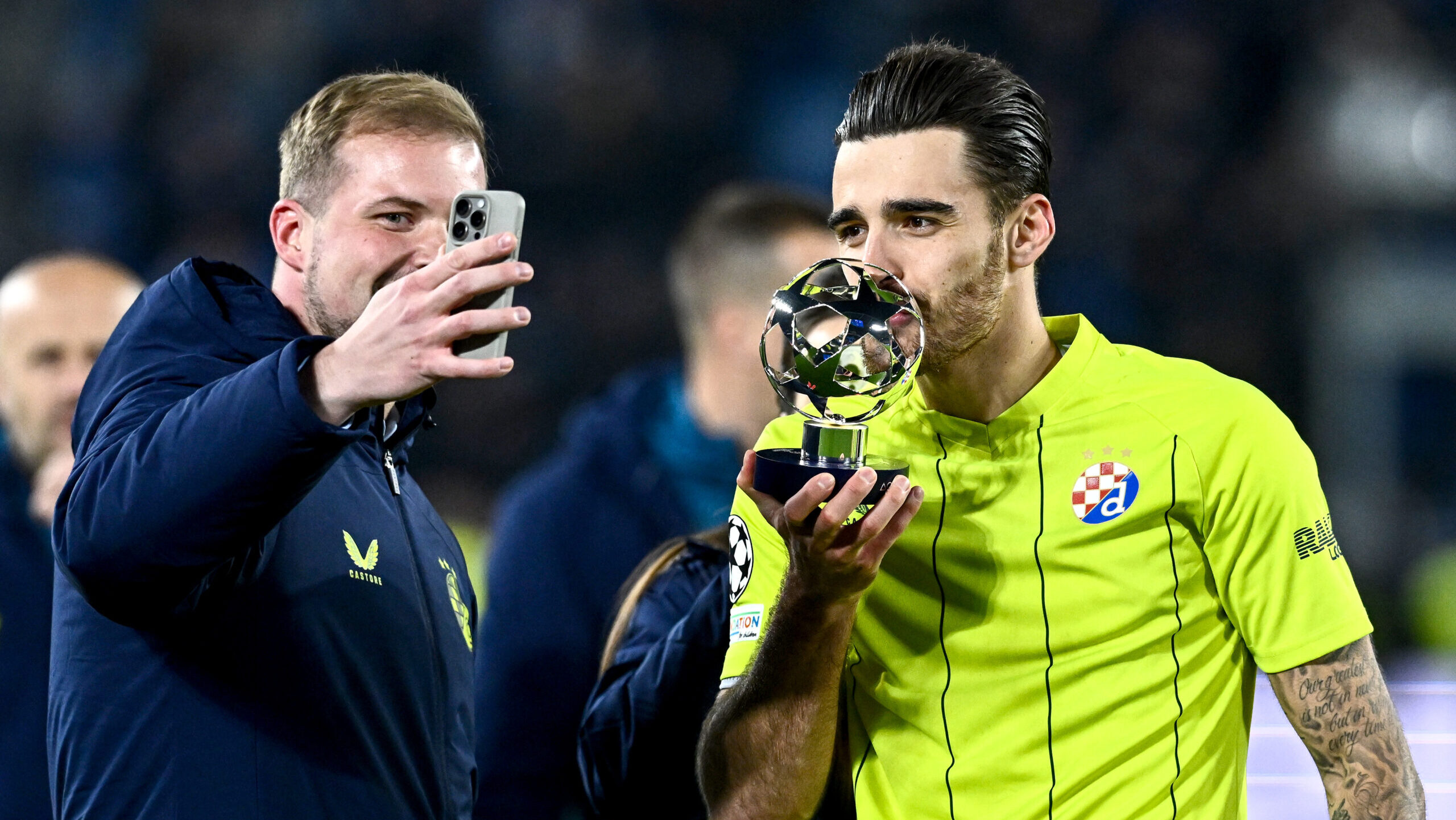 Sandro Kulenovic of Dinamo Zagreb with player of the match trophy after the UEFA Champions League 2024/25 League Phase MD4 match between SKÊSlovan Bratislava and GNK Dinamo at National football stadium on November 5, 2024 in Bratislava, Slovakia.  Photo: Marko Lukunic/PIXSELL/Sipa USA
2024.11.05 Bratyslawa
pilka nozna , liga mistrzow
SKÊSlovan Bratyslawa - GNK Dinamo Zagrzeb
Foto Marko Lukunic/PIXSELL/SIPA USA/PressFocus

!!! POLAND ONLY !!!