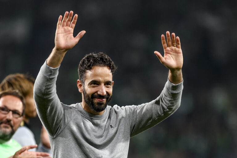 Ruben Amorim head coach of Sporting CP is celebrated by his players at the end of the UEFA Champions League, league phase day 4 football match between Sporting Lisbon and Manchester City at the Jose Alvalade stadium in Lisbon on November 5, 2024.  UEFA Champions League - Sporting CP vs Manchester City (Valter Gouveia/SPP) (Photo by Valter Gouveia/SPP/Sipa USA)
2024.11.05 Lizbona
pilka nozna  liga mistrzow
Sporting Lizbona - Manchester City
Foto Valter Gouveia/SPP/SIPA USA/PressFocus

!!! POLAND ONLY !!!