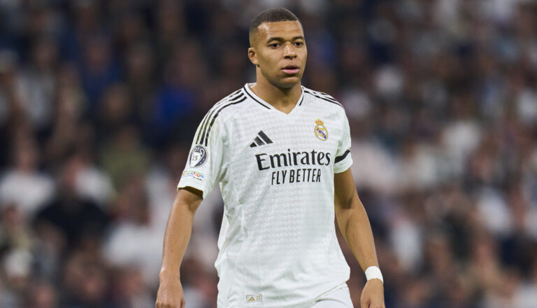 Kylian Mbappe of Real Madrid CF during the UEFA Champions League match between Real Madrid and AC Milan played at Santiago Bernabeu Stadium on November 5, 2024 in Madrid, Spain. (Photo by Cesar Cebolla / PRESSINPHOTO)
2024.11.06 Madrid
pilka nozna liga mistrzow
Real Madryt -  AC Milan
Foto pressinphoto/SIPA USA/PressFocus

!!! POLAND ONLY !!!