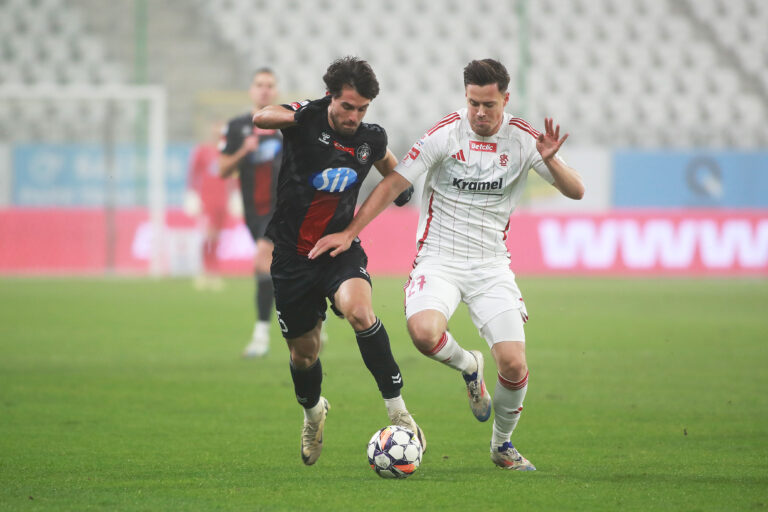 2024.11.08 Lodz 
Pilka nozna Pierwsza Liga Betclic 1 Liga Sezon 2024/2025
LKS Lodz - Polonia Warszawa
N/z Stefan Feiertag Dani Vega
Foto Artur Kraszewski / PressFocus 

2024.11.08 Lodz 
Football PolishBetclic First I League Season 2024/2025
LKS Lodz - Polonia Warszawa
Stefan Feiertag Dani Vega
Credit: Artur Kraszewski / PressFocus