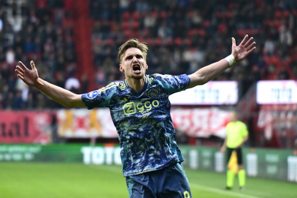 11/10/2024 - ENSCHEDE - Kenneth Taylor of Ajax celebrates 1-1 during the Dutch Eredivisie match between FC Twente and Ajax Amsterdam at Stadion De Grolsch Veste on Nov. 10, 2024 in Enschede, Netherlands. ANP OLAF CRACK /ANP/Sipa USA
2024.11.10 Enschede
pilka nozna liga holenderska
FC Twente Enschede - Ajax Amsterdam
Foto ANP/SIPA USA/PressFocus

!!! POLAND ONLY !!!