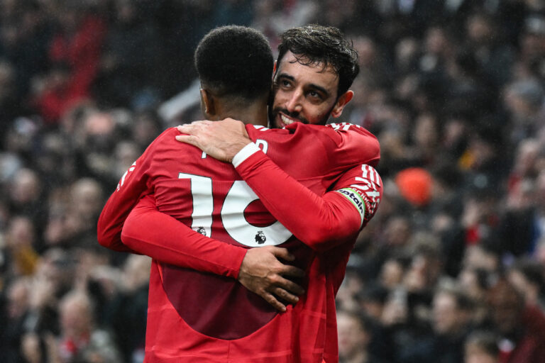 Bruno Fernandes of Manchester United celebrates his goal to make it 1-0 during the Premier League match Manchester United vs Leicester City at Old Trafford, Manchester, United Kingdom, 10th November 2024

(Photo by Craig Thomas/News Images) in Manchester, United Kingdom on 11/10/2024. (Photo by Craig Thomas/News Images/Sipa USA)
2024.11.10 Manchester
pilka nozna liga angielska
Manchester United - Leicester City
Foto News Images/SIPA USA/PressFocus

!!! POLAND ONLY !!!