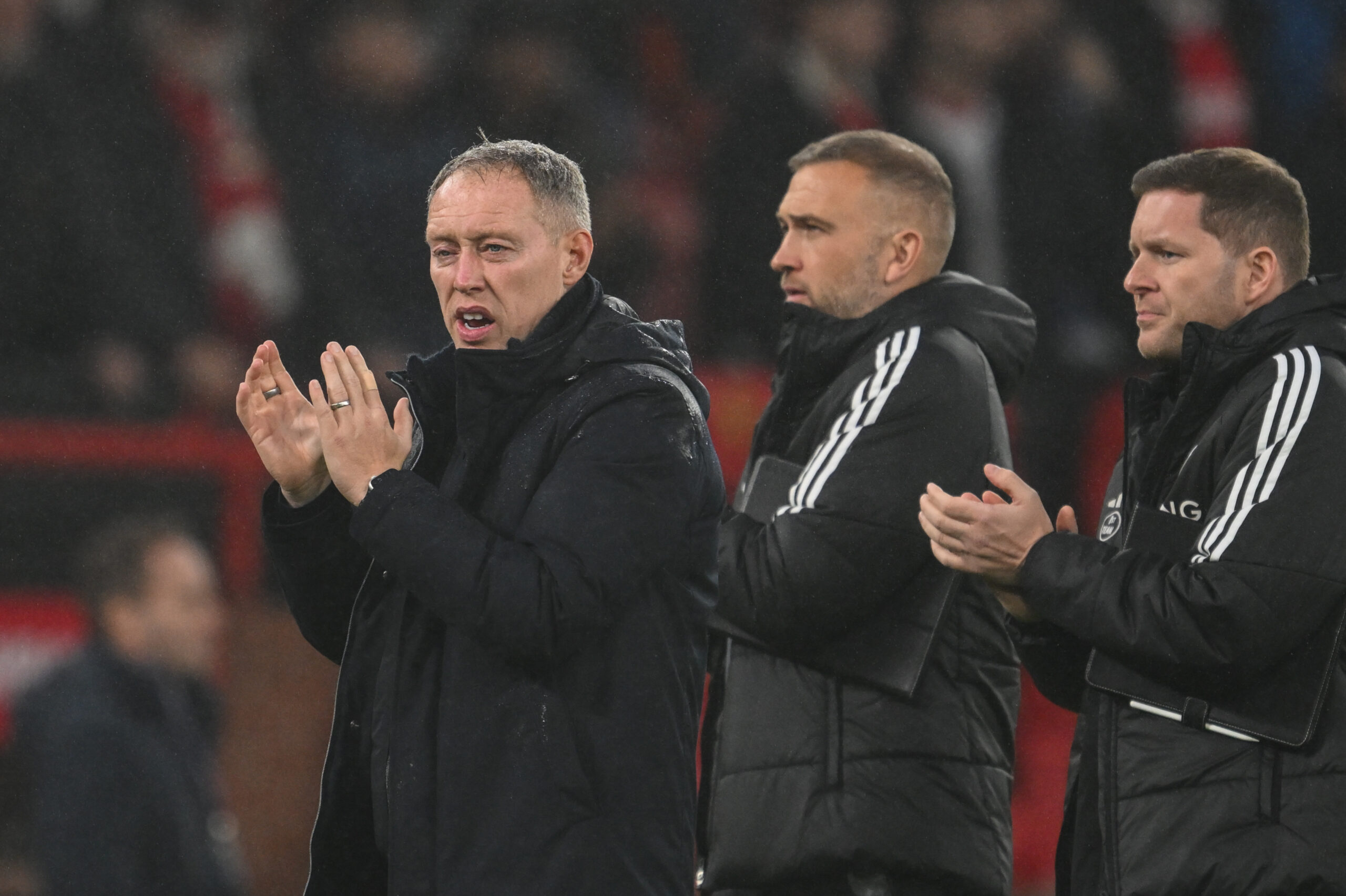 Steve Cooper manager of Leicester City applauds the travelling fans after the Premier League match Manchester United vs Leicester City at Old Trafford, Manchester, United Kingdom, 10th November 2024

(Photo by Craig Thomas/News Images) in Manchester, United Kingdom on 11/10/2024. (Photo by Craig Thomas/News Images/Sipa USA)
2024.11.10 Manchester
pilka nozna liga angielska
Manchester United - Leicester City
Foto News Images/SIPA USA/PressFocus

!!! POLAND ONLY !!!