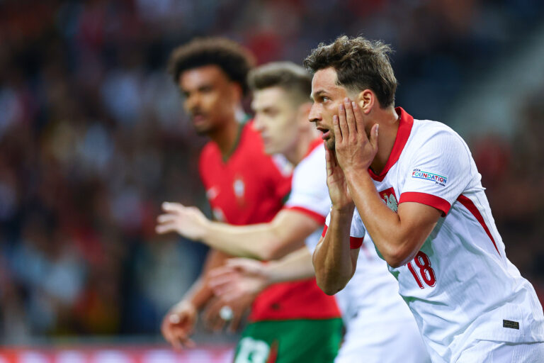 2024.11.15 Porto
pilka nozna UEFA Liga Narodow
Portugalia - Polska
N/z Bartosz Bereszynski
Foto Pawel Andrachiewicz / PressFocus

2024.11.15 Warsaw
Football - UEFA Nations League
Portugal - Poland
Bartosz Bereszynski
Credit: Pawel Andrachiewicz / PressFocus