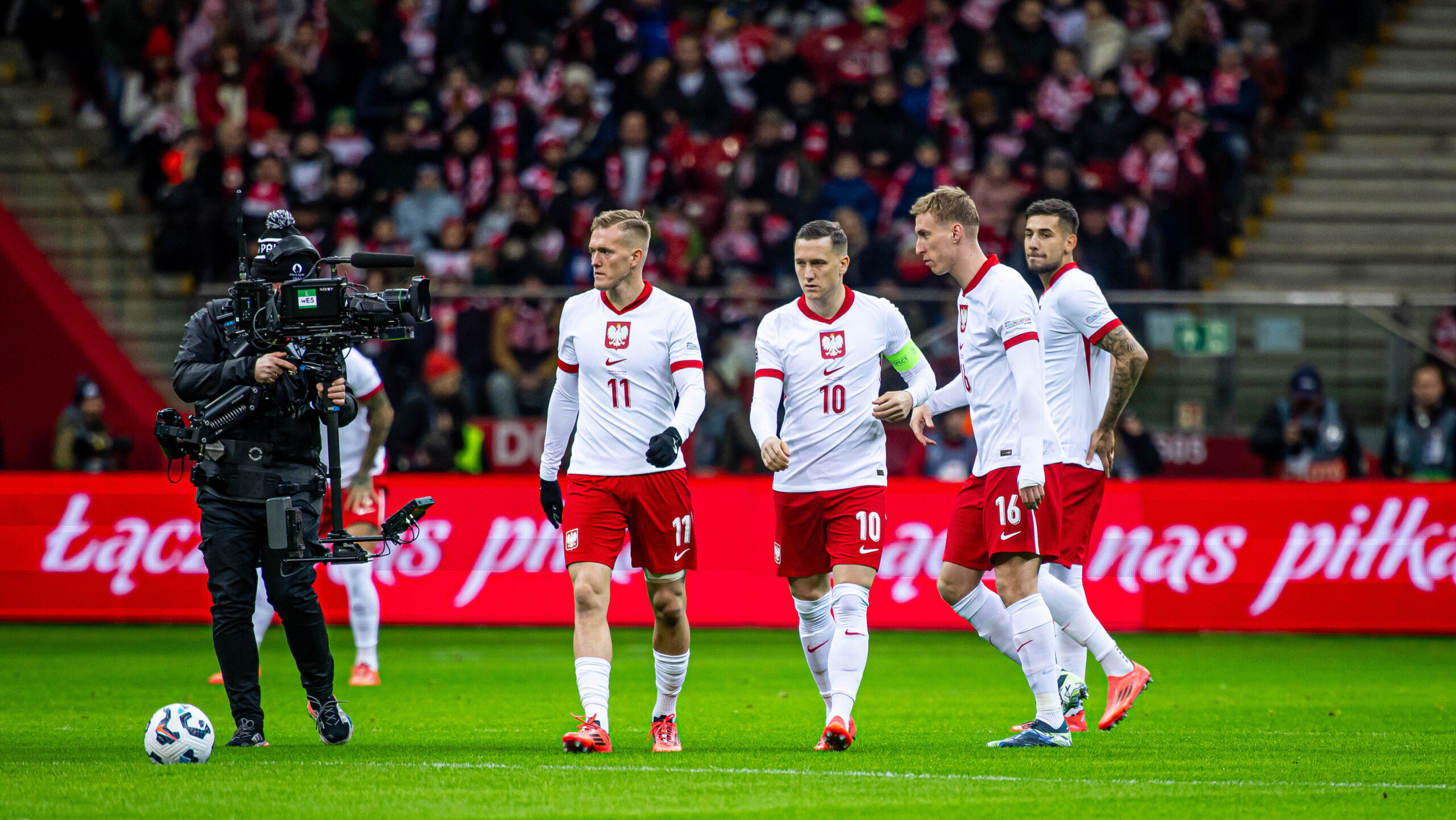 18.11.2024 WARSZAWA, PGE NARODOWY, PILKA NOZNA (FOOTBALL), LIGA NARODOW UEFA 2024 ( UEFA NATIONAL LEAGUE 2024),  MECZ POLSKA - SZKOCJA  ( PORTUGAL - POLAND ) NZ  KAROL SWIDERSKI PIOTR ZIELINSKI ADAM BUKSA
FOTO LUKASZ SKWIOT/CYFRASPORT